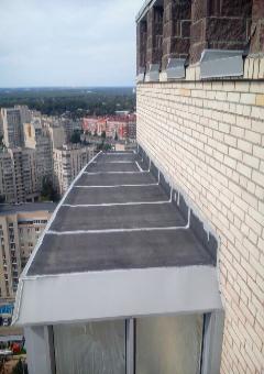 Ремонт крыши балкона оцинковкой - фото 5